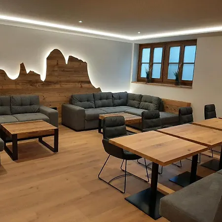 سبورتهوتيل داخشتاين ويست أنابيرغ ام لاميرتا