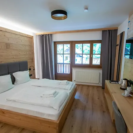 Hotell Dachstein West 3*