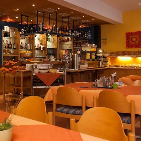 سبورتهوتيل داخشتاين ويست